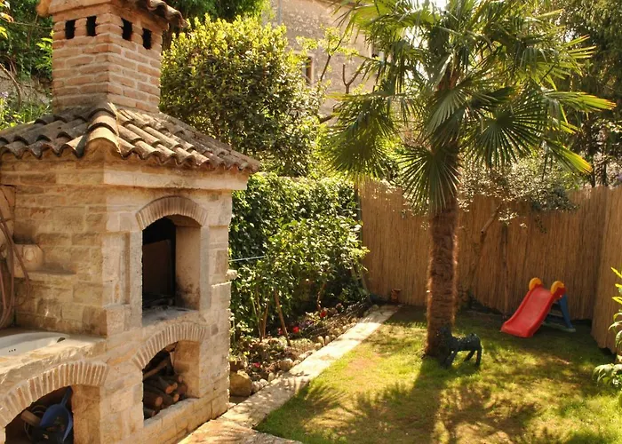 Old Town Uspon Πούλα