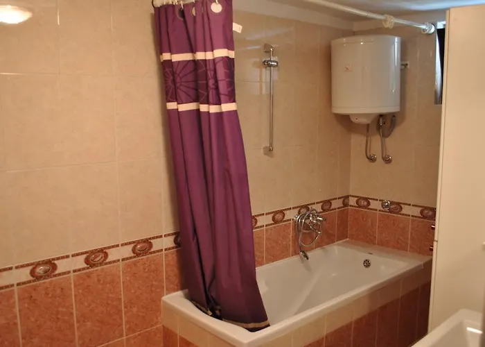 Old Town Uspon Apartman Póla